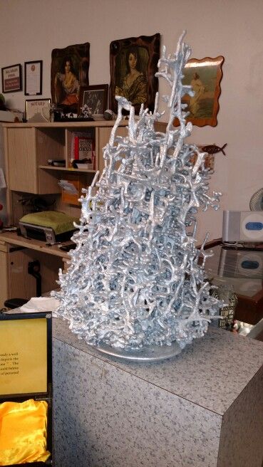 Aluminum Ant Hill Art, Ant Hill Craft, Experimental Sculpture, Ant Hill Art, Ant Art, Ant Hill, Ants In House, Backpack Vacuum, Ant Colony