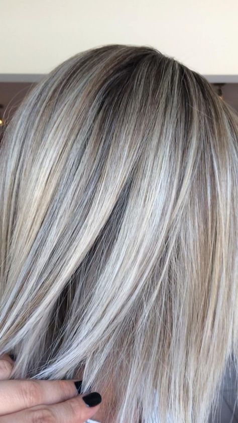 Grey Blonde Hair, Ash Blonde Hair Colour, Grey Hair Transformation, Grey Blonde, Silver Blonde Hair, Grey Hair Inspiration, Covering Gray Hair, Gray Hair Growing Out, Silver Hair Color