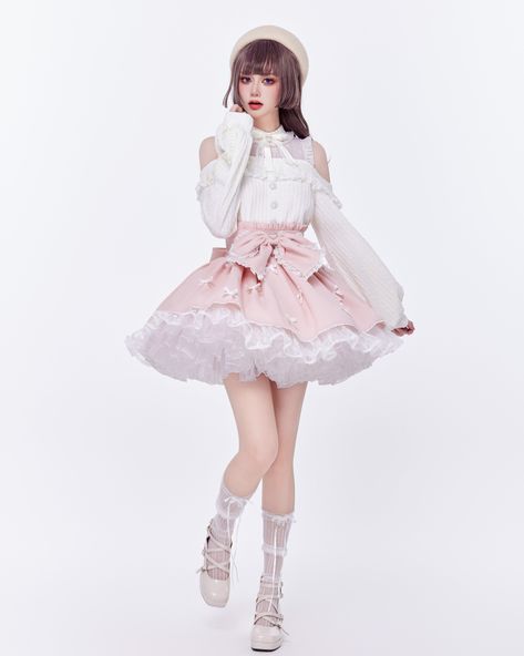 So Sweet!!!💕💕💕 Jirai kei open shoulders knitted top and high waist skirt with bow decorations. Search 'INSPIRED-079' for top, 'INSPIRED-281' for skirt on devilinspired.com #devilinspired #jiraikei #jiraikeifashion #jfashion #girlyfashion #kawaiistyle #kawaiiaesthetic Kawaii Core Outfit, Bow Skirt Outfit, Maid Pose, Sienna Aesthetic, Decora Kei Outfits, Jirai Kei Outfits, Girly Pose, Larme Kei Fashion, Jirai Kei Fashion