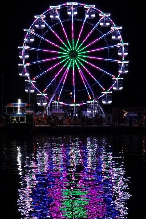 #Crikvenica #NighttimeFun #FerrisWheel #CityLights #Adventures Park Swings, Carnival Date, Fantasy Wall Art, Fair Projects, State Fair, The Night Sky, Swing Set, Amusement Park, Visual Design