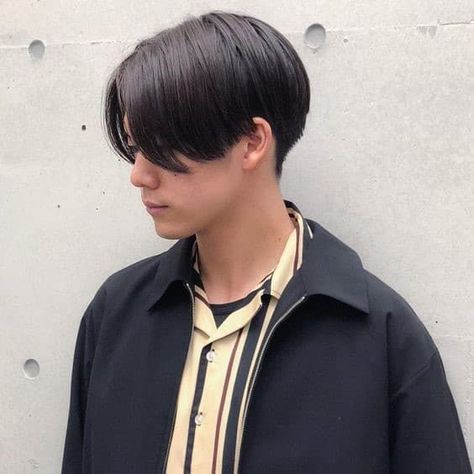 Straight And Sleek Two Block Haircut 2 Korean Haircut Men, Bowl Cut Hair, Curtain Haircut, Block Haircut, Two Block Haircut, Hair Stayl, Korean Men Hairstyle, Haircut Images, Korean Haircut