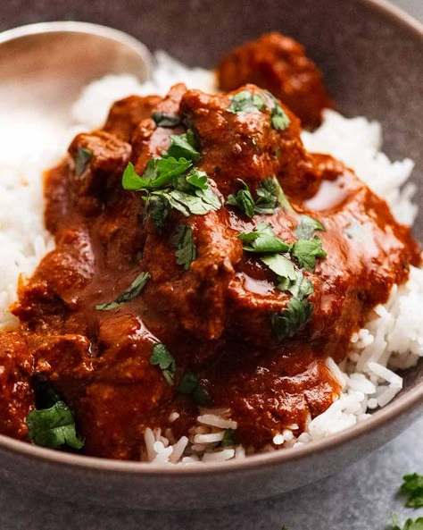 Vindaloo Beef Vindaloo, Vindaloo Sauce, Vindaloo Curry, Vindaloo Recipe, Recipe Tin Eats, Vegetable Samosa, Chicken Vindaloo, Curry Indian, Vindaloo