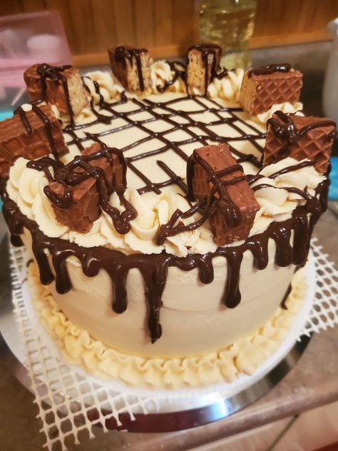 Nutty Buddy Cake Recipe, Nutty Buddy Cake, Nutty Buddy, Chocolate Peanutbutter, Delicious Chocolate Cake, Tasty Chocolate Cake, Mix Recipes, Round Cake, Pretty Birthday Cakes