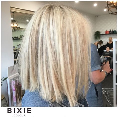 Chopped Blonde Hair, Medium Length Blonde Hair With Layers, Solid Blonde, Blonde Weave, Blond Balayage, Balayage Blonde, Frontal Hairstyles, Shoulder Length Hair Cuts, Shades Of Blonde