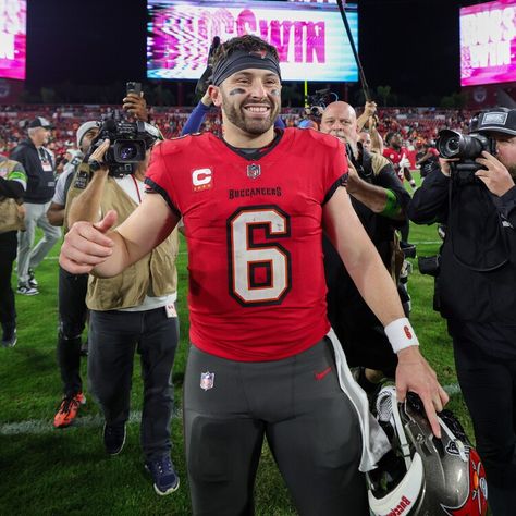 NFL Week 16 winners, losers: Baker Mayfield, Buccaneers keep surging — USA TODAY Baker Mayfield Buccaneers, Baker Mayfield, Tampa Bay Bucs, Tampa Bay Buccaneers, Usa Today, Tampa Bay, Favorite Team, Tampa, Nfl