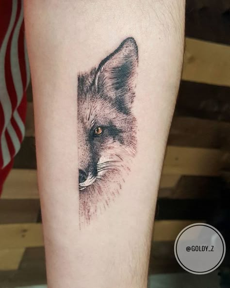 Line Fox Tattoo, Fox Tattoo Men, Cute Tattoos Quotes, Small Fox Tattoo, Red Fox Tattoos, Tattoos Black And White, Watercolor Fox Tattoos, Wolf Tattoo Back, Black And Grey Tattoos For Men