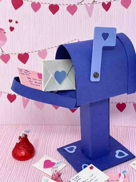 Valentine Mailbox Craft, Diy Valentine's Mailbox, Diy Valentines Box, Valentine Paper Crafts, Valentines Diy Kids, Valentine Paper, Valentine Card Box, Diy Mailbox, Valentine Mailbox