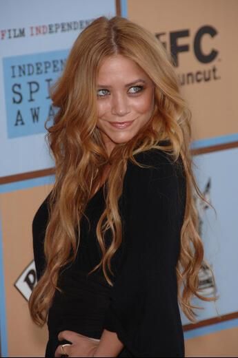 Mary Kate Hair, Mary Kate Olsen Hair, Olsen Hair, Kate Olsen, Mary Kate Olsen, Honey Hair, Mary Kate, Fall Hair Color, Style Crush