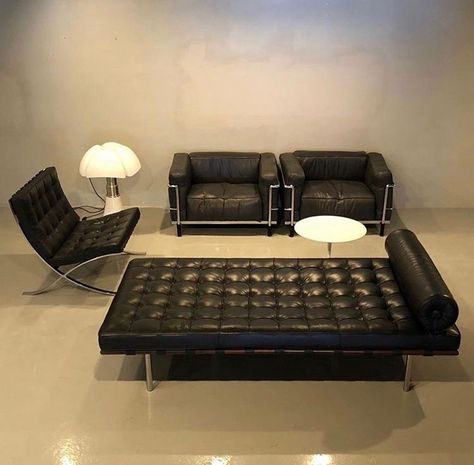 Corbusier Furniture, Equal Sign, Black Couch, House Deco, Studio Living, Sweet Escape, Dream Apartment, Furniture Inspiration, Minimalist Interior