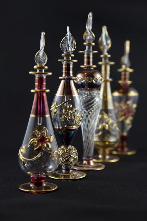 Egyptian Perfume Bottles, Pretty Perfume Bottles, Beautiful Perfume Bottle, Glas Art, Antique Perfume Bottles, Beautiful Perfume, Antique Perfume, Vintage Bottles, Potion Bottle