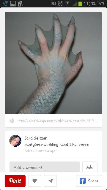 Siren hands Creepy Halloween Makeup, Siren Mermaid, Lagoona Blue, Halloween Makeup Inspiration, Mermaid Tattoos, Mermaid Aesthetic, Creepy Halloween, Trik Fotografi, Fantasy Aesthetic