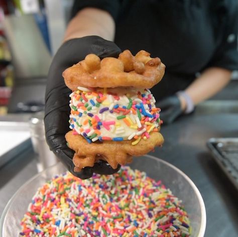 Funnel Cake Ice Cream, New York Desserts, Ample Hills Creamery, Nyc Places, Funnel Cake Recipe, Cake Ice Cream, Sugar Momma, Unique Desserts, Cream Sandwich