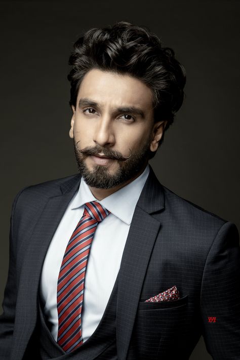 Ranveer Singh In Suit, Hip Hop Songs, Underground Music, Love Film, Ranveer Singh, Hip Hop Artists, Fashion Suits, Indian Movies, Hindi Movies