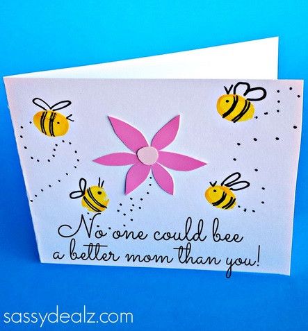 Fingerprint Bee Mother's Day Card - No one can "bee" better than your mom. Make sure she knows this to be true by giving her this thoughtful Fingerprint Bee Mothers Day Card. This adorable easy kids' crafts is sure to make Mom smile. Mothers Day Card Kids, Diy Mother's Day Crafts, Mother's Day Projects, Mothers Day Crafts For Kids, Mother's Day Diy, Mom Day, Mors Dag, Mother's Day Card, Mothers Day Crafts