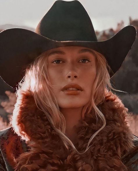 Person Wearing Cowboy Hat, Woman In Cowboy Hat, Short Hair Cowboy Hat, Hailey Rhode Baldwin, Hailey Rhode, Justin Beiber, Cowgirl Hats, Hailey Baldwin, Jackson Hole