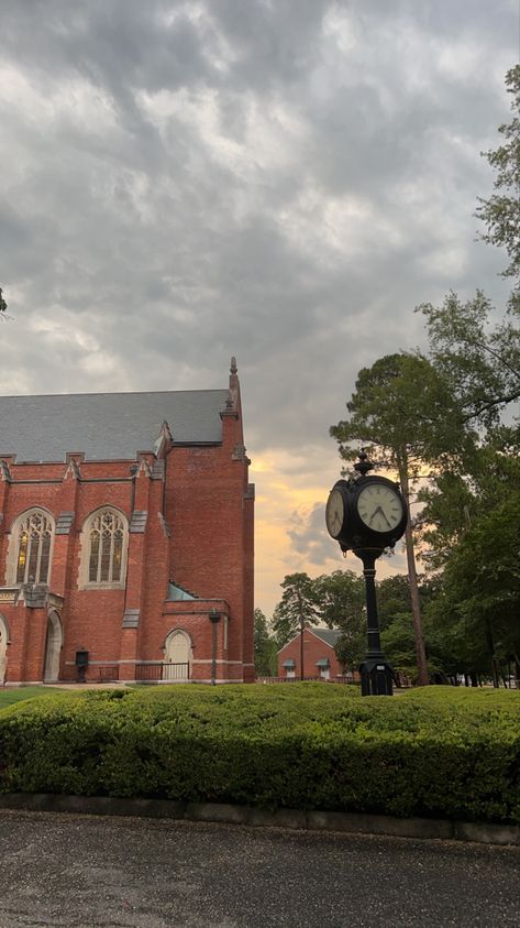 Wanda the clock at Huntingdon College in Montgomery, Alabama Alabama Aesthetic, Montgomery Alabama, Sweet Home Alabama, Life Plan, My Dream Life, My Bucket List, Higher Power, Vintage Signs, My Childhood