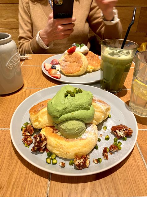 Tokyo, japanese style pancake, fluffy pancake, yummy breakfast, brunch ideas, pistachio pancake, Japan aesthetic cafe Japanese Breakfast Aesthetic, Cafe Pancakes, Pistachio Pancakes, Breakfast Brunch Ideas, Pancake Tuesday, Japanese Pancake, Spiderman Gifts, Breakfast Cafe, Aesthetic Cafe