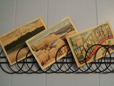 Framing Postcards, Postcard Collection Ideas, Display Postcards, Postcard Display Ideas, Post Card Collection Display, Vintage Postcard Display Ideas Wall Art, Postcard Display Frame, Vintage Postcards Decor, Antique Postcards Display