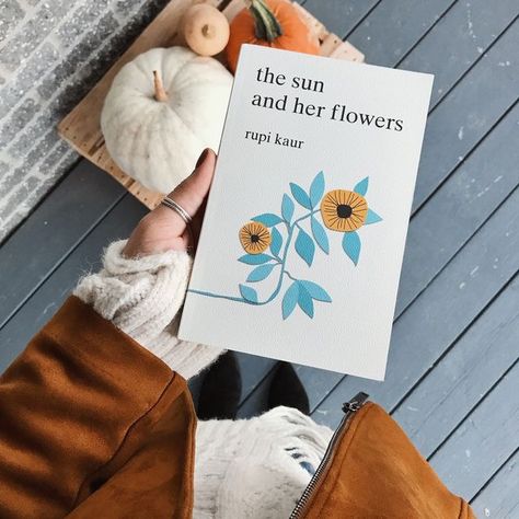 Love Book Diy, The Sun And Her Flowers, Sun And Her Flowers, Best Poetry Books, Book Flatlay, Book Diy, Kampot, Life Changing Books, Rupi Kaur