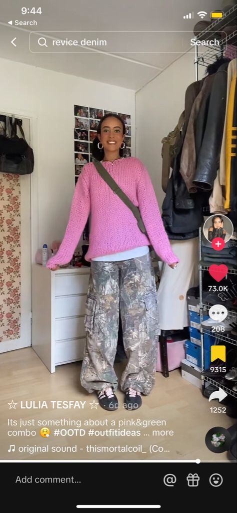 Pink Bapestas Outfit, Brown Camo Pants Outfit, Dark Camo Pants Outfit, Camo Football Game Theme Outfit, Pink Camo Pants Outfit, Pink Samba Outfit, Camo And Pink Outfit, Camo Pants Outfit Women, Camoflauge Pants Outfits