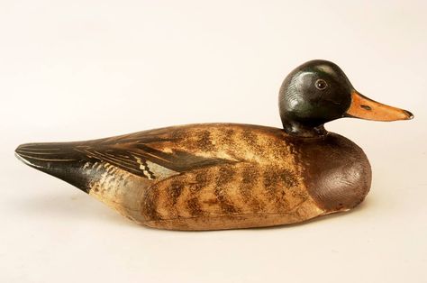 A great decoy! Here is a rare mallard drake by Elmer Crowell, ca. 1915. Pristine original condition. For sale; details here: http://www.rjgantiques.com/Product.aspx?invno=18269. via RJG Antiques-Decoys and American Folk Art FB Rustic Garden Furniture, Decoy Carving, Wooden Duck, Wood Duck, Duck Decoys, French Country Farmhouse, Shorebirds, American Folk Art, Stone Sculpture