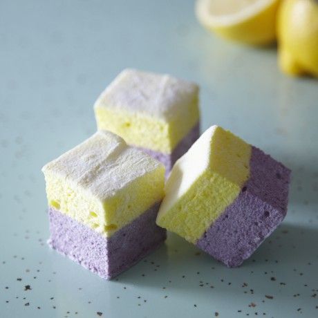 Marshmallow Photography, Blueberry Marshmallows, Marshmallow Biscuits, Marshmallow Recipes, Valentines 2024, Gourmet Marshmallows, Homemade Marshmallow Recipe, Lemon And Blueberry, Gourmet Marshmallow