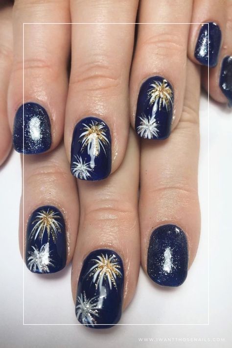 Firework Nails Firework Nail Art Easy, Nail Design Fireworks, New Years Nail Designs Fireworks, Fire Work Nail Art, Festival Of The Arts Nails, New Years Nail Art 2024, Nail Firework Design, Easy Firework Nail Design, Nail Art Fireworks