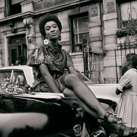 How 1960s Fashion Trends Reflected the Decade's History | Time African American Beauty, African American Fashion, Fashion 1960s, Mod Fashion, 1960s Fashion, American Beauty, 60s Fashion, Black Is Beautiful, Fashion Photographer