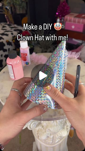 muawk on Instagram: "No-Sew DIY clown hat🤡😊💘 #clowncore #halloween2024" Clown Last Minute Costume, Diy Clown Hat Headband, Pierrot Clown Hat Diy, Diy Cute Clown Costume, Pierrot Hat Diy, Easy Clown Costume Diy, Easy Diy Clown Costume For Women, Womens Clown Costume Diy, How To Make A Clown Hat