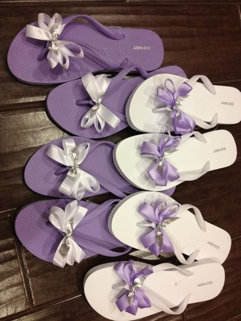 Wedding Dress Shopping Tips, Bridesmaid Flip Flops, Flip Flop Images, Dress Ideas Wedding, Beach Wedding Accessories, Beach Wedding Bridesmaid Dresses, Bridal Flip Flops, Decorating Flip Flops, Purple Beach