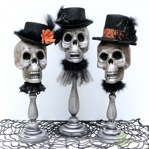 How to make skull candle stick Halloween decorations – Recycled Crafts Porche Halloween, Skeleton Heads, Dollar Tree Halloween Decor, Diy Halloween Dekoration, Dollar Store Halloween Decorations, Halloween Decor Diy, Nail Art Halloween, Dollar Tree Halloween, Dollar Store Halloween