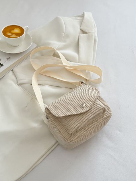 Beige Jeans, Adjustable Bag, Word Wrap, Bird In Bag, Bag Bag, Black Cross Body Bag, Square Bag, Flap Bag, Casual Bags