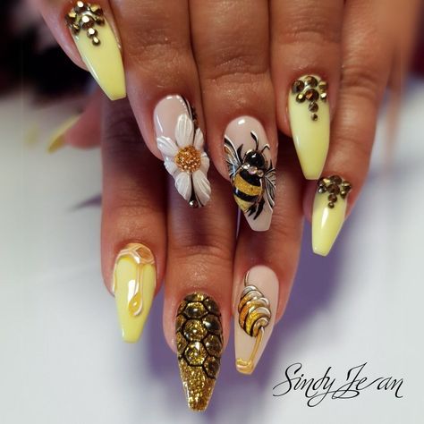 Bee And Honey Nails, Honey Acrylic Nails, Nails Bumble Bee, Honey Nail Art, Honey Bee Nails Acrylic, Nail Designs Bee, Bee Design Nails, Nails With Bee Design, Honey Bee Nail Designs