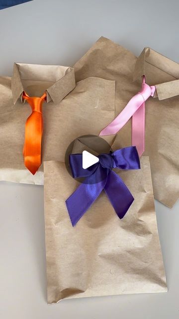 Gamze Sankaya on Instagram: "DIY | Çok pratik hediye paket fikri 💝

DIY | Very practical gift wrapping idea 💝 

#diy #diycrafts #giftwrapping #superidea #creativeideas #kendinyap #hediyepaketi #pratikfikirler" How To Make A Paper Gift Bag, Paper Bags Ideas, Gift Packaging Ideas, Diy Paper Bag, Paper Folding Crafts, Paper Bag Gift Wrapping, Gift Wrapping Techniques, Gift Bags Diy, Hosting Holidays