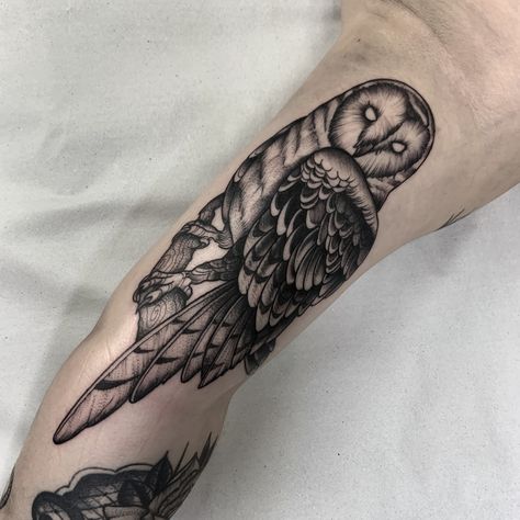 Owl Tattoo Portrait, Blackwork Owl Tattoo, Lilith Owl Tattoo, Owl Arm Tattoo Men, Creepy Owl Tattoo, Spooky Owl Tattoo, Owl Knee Tattoo, Owl And Snake Tattoo, Owl Tattoo Leg