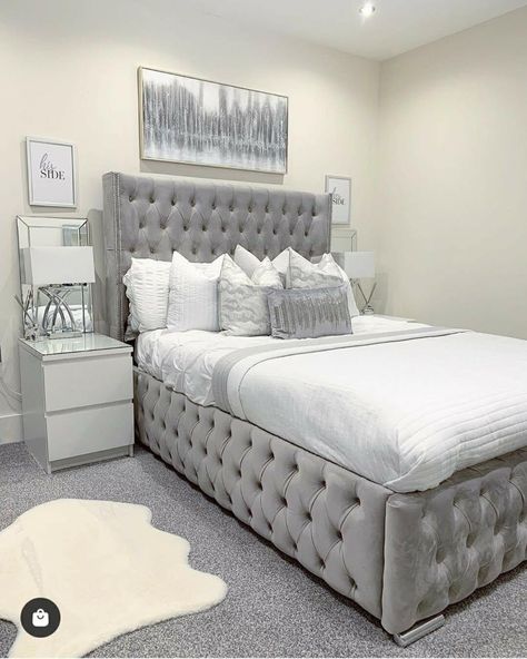 Silver Bed Frame Bedroom Ideas, Grey Bedrooms, Room Redecorating, Lil Space, Girl's Rooms, Crushed Velvet Sofa, Single Apartment, Winged Bed, Velvet Bed Frame