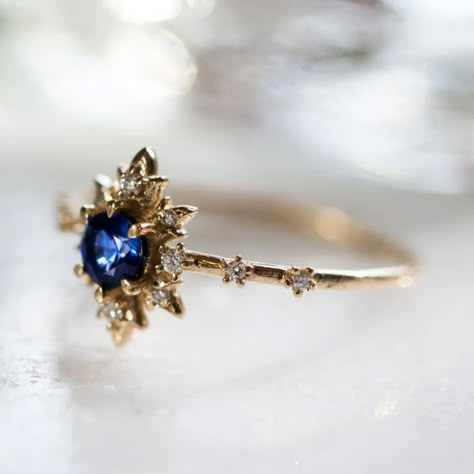 The Ultimate Sapphire Engagement Rings Shopping Guide Termina Ring, Dream Engagement Rings, Pretty Rings, Fantasy Jewelry, Sapphire Engagement, Engagement Rings Sapphire, Pretty Jewellery, Unique Engagement Rings, Vintage Engagement Rings