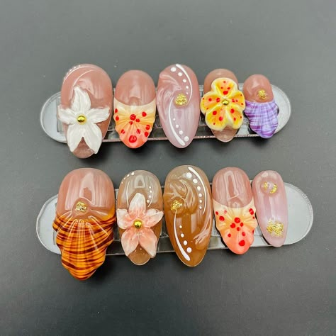 Dive into elegance with our seashell ocean flower 3D press on nails. These trendy, custom false nails feature intricate seashell and floral designs, perfect for a beach-inspired, stylish look. Stick on these reusable, glue-on nails for a stunning, oceanic manicure. 🌸Thank you for supporting my small business.🌸 You can reuse all the nails you purchased from us multiple times, if you handle them with care 📦𝐖𝐡𝐚𝐭 𝐜𝐨𝐦𝐞𝐬 𝐰𝐢𝐭𝐡 𝐲𝐨𝐮𝐫 𝐩𝐫𝐞𝐬𝐬 𝐨𝐧 𝐧𝐚𝐢𝐥 𝐤𝐢𝐭? 10 𝘯𝘢𝘪𝘭𝘴 𝘰𝘧 𝘺𝘰𝘶𝘳 𝘴𝘪𝘻𝘦 24 𝘢𝘥𝘩𝘦𝘴𝘪𝘷𝘦 𝘴𝘵𝘪𝘤𝘬𝘴 1 𝘯𝘢𝘪𝘭 𝘧𝘪𝘭𝘦 1 𝘤𝘶𝘵𝘪𝘤𝘭𝘦 𝘴𝘵𝘪𝘤𝘬  𝐼𝘯𝘴𝘵𝘳𝘶𝘤𝘵𝘪𝘰𝘯 𝘩𝘰𝘸 𝘵𝘰 𝘢𝘱𝘱𝘭𝘺 𝘢𝘯𝘥 𝘳𝘦𝘮𝘰𝘷𝘦 𝘵𝘩𝘦𝘮. 🌸 Customization All of my nails are hand-painted, so any new ideas and customization are available. We can even create a w Shell Art Nails, Vacation Nails 3d Flower, 3d Shell Nails, 3d Seashell Nail Art, She’ll Nails 3d, Press On Nails Gyaru, Press On Nail Kit, Nails Floral, Flower 3d