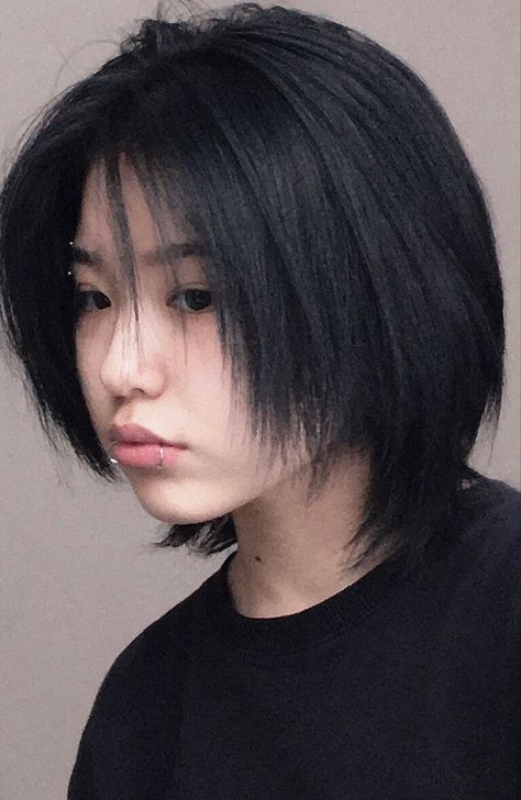 Short Masculine Haircuts For Women Straight Hair, Boyish Cut For Women, Semi Short Haircuts For Women, Short Hairstyle Tomboy, Himeno Haircut, V Short Hair, V Haircut For Short Hair, Short Hairstyle Women Asian, Layer Short Haircut