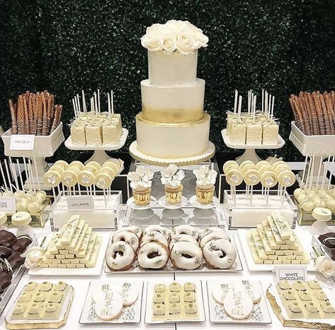 White And Gold Candy Table, Wedding Rice Crispy Treats, Chocolate Covered Strawberries Display, Wedding Candy Table, Desert Bar, Buffet Dessert, Treat Table, Candy Bar Wedding, Sweets Table