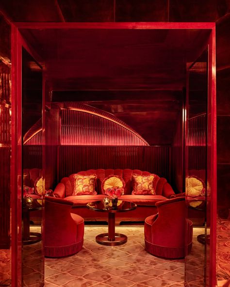 A First Look at George, the Newly-Renovated London Member’s Club From the Team Behind Annabel’s | Vogue Dark Panels, London Living, Food Ad, The Hound, Shades Of Burgundy, London Clubs, Interiors Dream, Private Club, Red Rooms