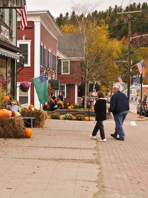 No anonymity in small towns Hallmark Town Aesthetic, Moving To A Small Town, Small Mountain Town Aesthetic, Small Town Life Aesthetic, Small Town Houses, Witch Film, Small Town Aesthetic, Hollow Aesthetic, Living In A Small Town