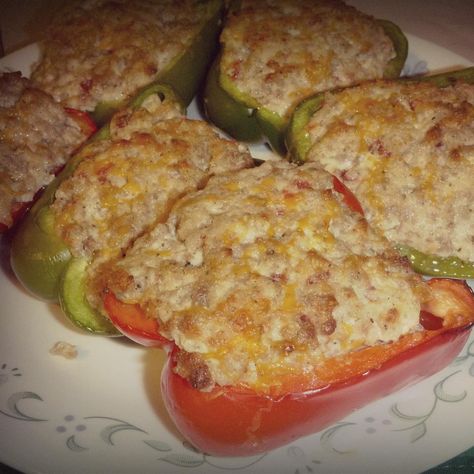 Sausage Stuffed Peppers Cream Cheese, Peppers Stuffed With Cream Cheese, Cream Cheese And Sausage, Pepper Boats, Baked Stuffed Peppers, Cream Cheese Stuffed Peppers, Easy Stuffed Pepper Recipe, Bell Peppers Stuffed, Cooking Roast Beef