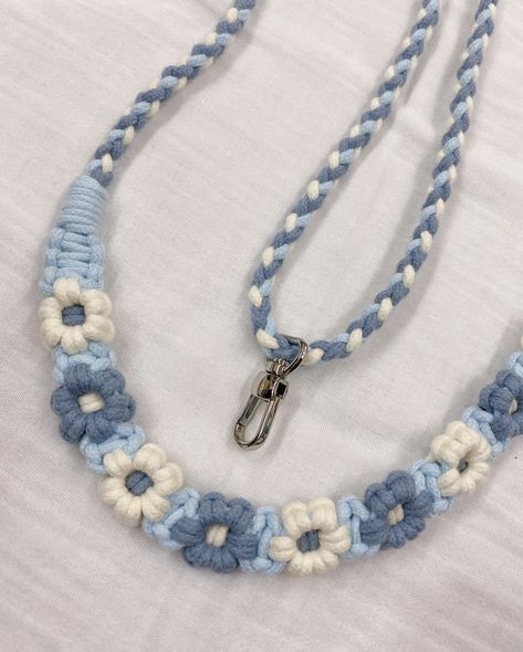 Phone Crochet, Daisy Jewellery, Pola Macrame, Diy Lanyard, Macrame Knots Pattern, Daisy Jewelry, Phone Lanyard, Macrame Patterns Tutorials, Macrame Bag