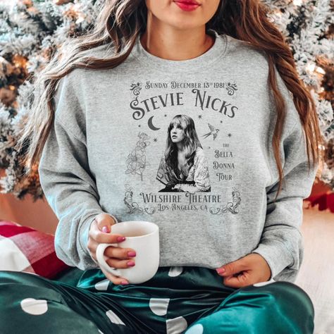 https://tsofthetrade.etsy.com/listing/1777813304 Vintage Stevie Nicks, Rock Band Tees, Classic Rock Bands, 80s Music, Fleetwood Mac, Stevie Nicks, Classic Rock, Retro Vibe, Rock Band