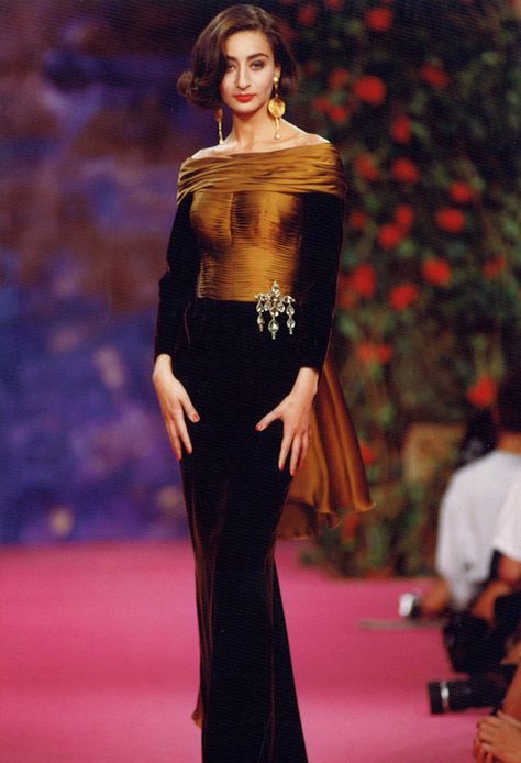 Christian Lacroix Haute Couture, Alissa Salls, Fashion Haute Couture, Vintage Haute Couture, Fashion 1990s, 90s Runway Fashion, Christian Fashion, 1990s Fashion, French Fashion Designers