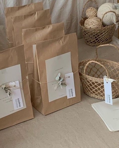 Etsy Packaging, Brown Paper Bags, Packaging Ideas Business, Small Business Packaging Ideas, Clothing Packaging, Handmade Packaging, Gifts Wrapping Diy, Craft Packaging, Small Business Packaging