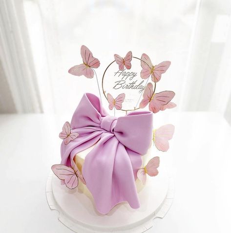 1pound Cake Design, One Pound Cake Design, 1 Pound Cake Design, One Pound Cake, Spring Theme Cake, Pond Cake, Cake Designs For Girl, Baked Meringue, Bow Cake