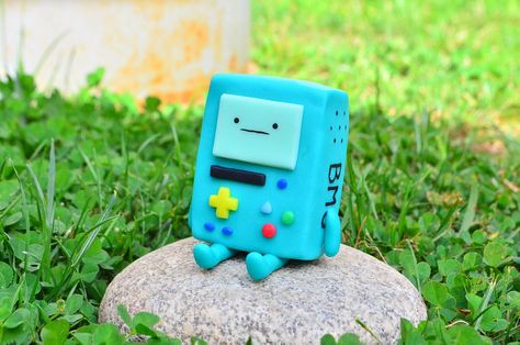 BMO Clay Tutorial by CraftDragons.deviantart.com on @DeviantArt Clay Art Cartoon, Cartoon Clay Art, Clay Creation Ideas, Minecraft Air Dry Clay Ideas, Baymax Clay Diy, Adventure Time Clay Art, Clay Minecraft, Clay Bmo, Stuff To Make With Clay