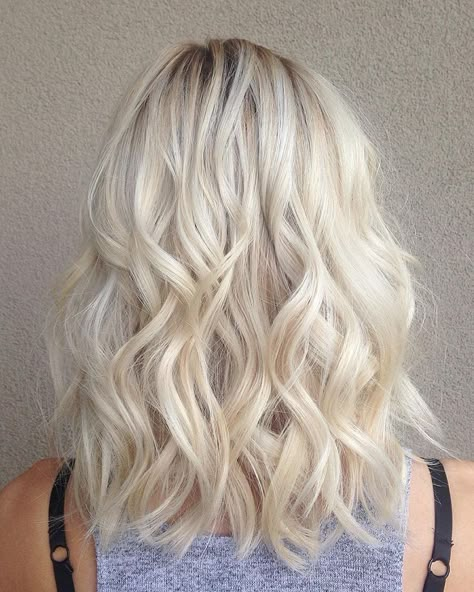 Platinum Blonde Hair Dye, Hair Color 2017, Blonde Hair Dye, Platinum Blonde Hair Color, Makeup Tip, Cool Blonde Hair, Dyed Blonde Hair, Creamy Blonde, Light Blonde Hair